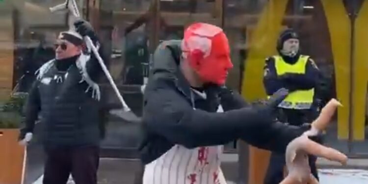 شوف .. أطفال غزة يحصدون تضامن عالمي ضد وحشية الاحتلال الصهيوني