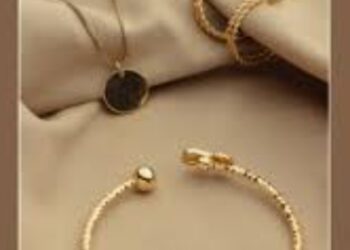 أفضل الطرق لارتداء الحلي والمجوهرات: لمسات أنيقة لإطلالة فريدة