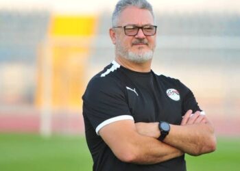 مدرب المنتخب السابق يكشف موقفه من قيادة الزمالك