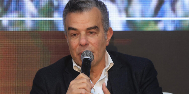 الاستثمار والرياضة والتنمية المجتمعية .. توجه جديد في أندية كرة القدم