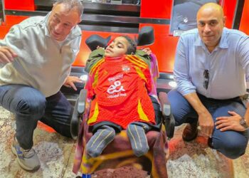 مؤسسة تطبيق سند تُحقق حلم البطل الصغير ياسين بلقاء أسطورة الكرة العربية محمود الخطيب