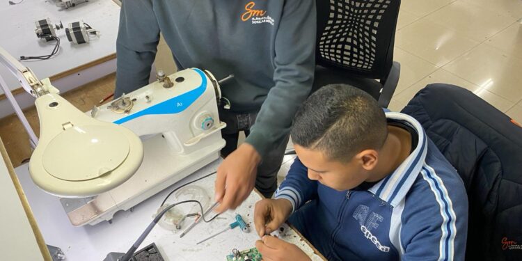 توبي 2b تكرّم أكثر من 40 موظفاً بمناسبة احتفالها بمرور 25 عاماً من النمو والالتزام