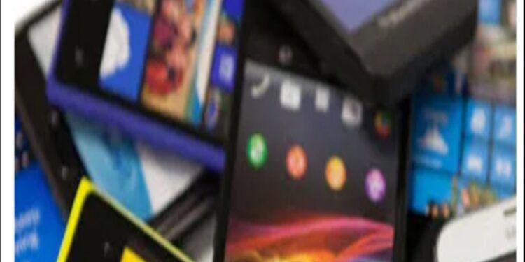 تحذير من موزع معتمد: اشترِ آيفون قبل العيد وتجنب زيادة الأسعار