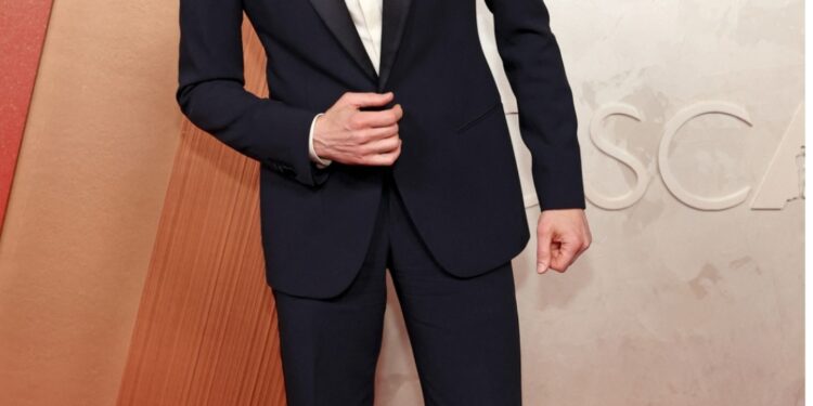 أبرز أزياء نجوم حفل توزيع جوائز الأوسكار 2025