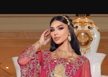 عباءة رمضان 2025: أناقة محتشمة تتألق في كل مناسبة