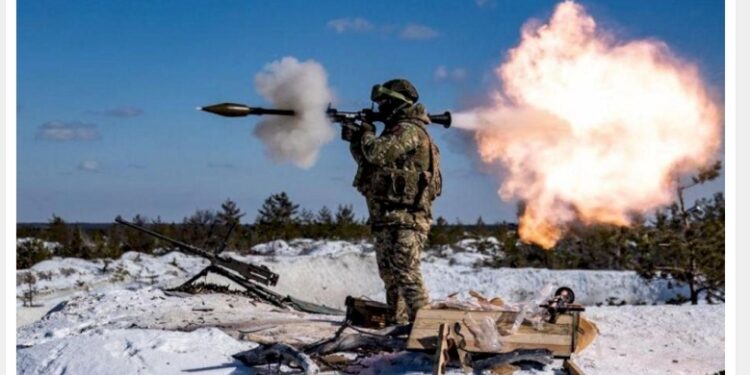 كيف يؤثر قرار ترامب بتجميد المساعدات العسكرية لأوكرانيا؟