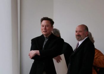 من يدفع فاتورة مسؤوليات إيلون ماسك الحكومية بأمريكا؟