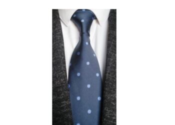 أسهل طريقة لتنسيق كرافتة البدلة بأسلوب أنيق؟