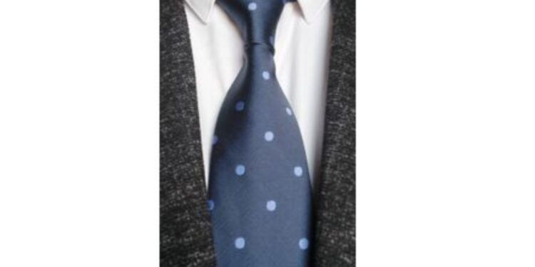 أسهل طريقة لتنسيق كرافتة البدلة بأسلوب أنيق؟