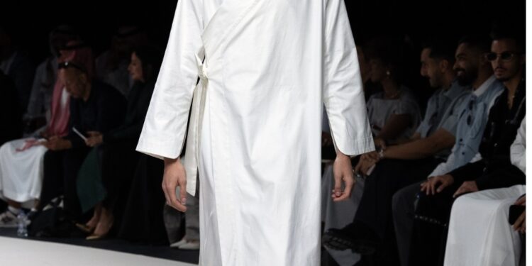 أجواء رمضان.. أرقى الأزياء التراثية لعام 2025