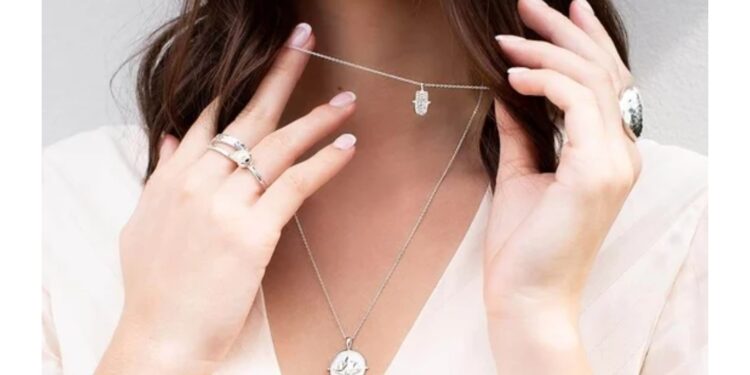 اكتشفي شخصيتك من خلال المجوهرات التي تختارينها