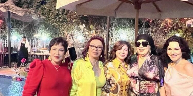 إلهام شاهين تحتفل بشم النسيم في أجواء فنية مع هؤلاء النجوم