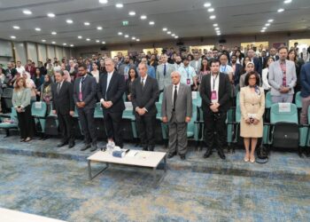 وزير الاتصالات: مركز الابتكار التطبيقى يقدم حلول تكنولوجية لمجابهة تحديات المجتمع 