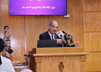 وزير الاتصالات : قرابة ربع مليون مواطن استفاد من العلاج الرقمي في القليوبية