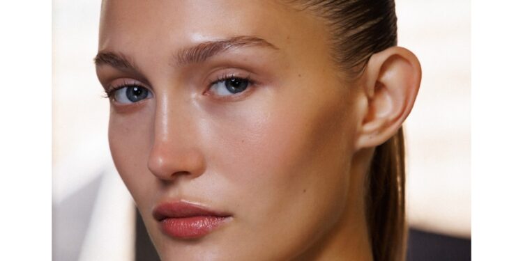مكياج البشرة المضيئة .. كل ما تريد معرفته