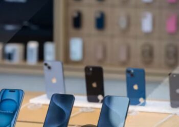 موزع هواتف يطالب بالتريث في سداد ضريبة الهواتف المستوردة بسبب التلاعب