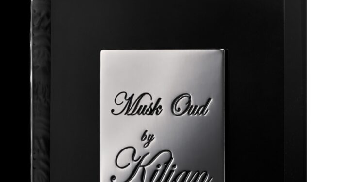 أفضل العطور الفاخرة لربيع أنيق: نفحات شرقية تلتقي بسحر الزهور