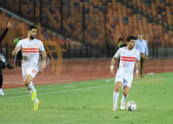  أحذية Sneakerina: الموضة الأبرز لعام 2025 تجمع بين راحة السنيكرز وأناقة البالرينا