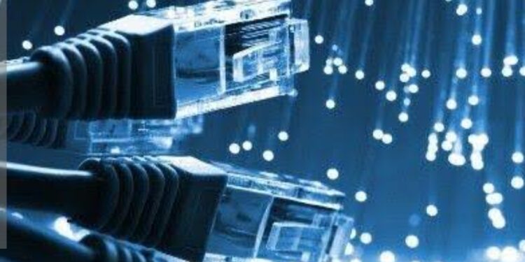 سرعة إنترنت الموبايل تقفز 15 ميجا ..والأرضي يزيد 10 ميجا خلال 3 شهور في مصر | ميجا تحليل