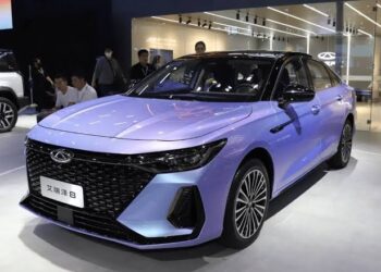 بنظام قيادة شبه ذاتي… هل تصبح شيري أريزو 8 هي المنافس الجديد لــ تيسلا