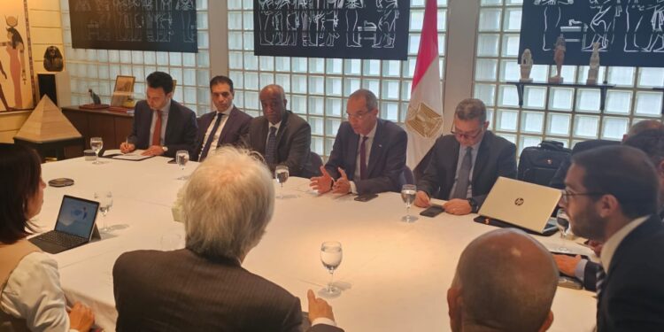 جامعة مصر للمعلوماتية تطلق هاكاثون 17 تقديم حلول تكنولوجية للصحة والتعليم والمناخ