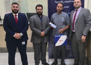 إى تاكس تتعاون مع الضرائب لتزويد الممولين الجدد بأجهزة نقاط بيع مجانية ضمن التسهيلات الضريبية