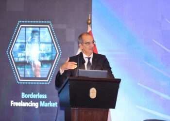 وزير الاتصالات: مصر تستهدف إنتاج أكثر من 9 ملايين هاتف محمول خلال 2025