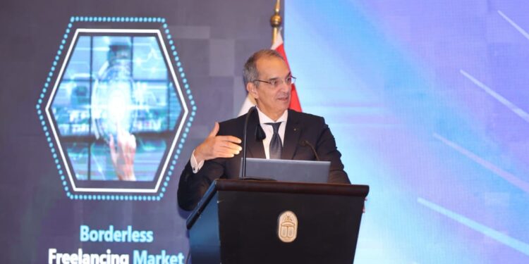 وزير الاتصالات: مصر تستهدف إنتاج أكثر من 9 ملايين هاتف محمول خلال 2025