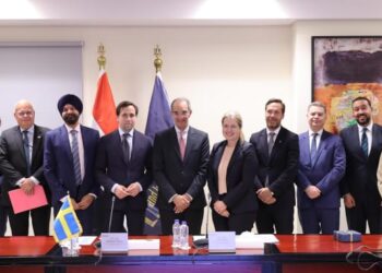 وزارة الاتصالات تستهدف جذب استثمارات سويدية بمجالات التحول الرقمي والتعهيد