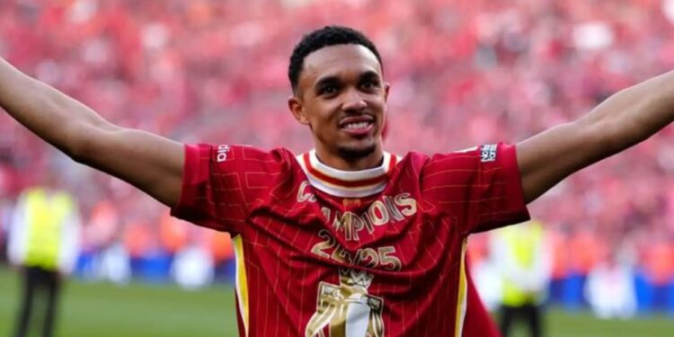 أبرز أزياء البدل الصيفية خلال 2025