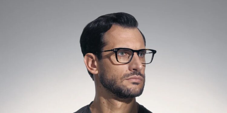 نظارات طبية فاخرة خلال صيف 2025.. تجمع الأناقة والعملية