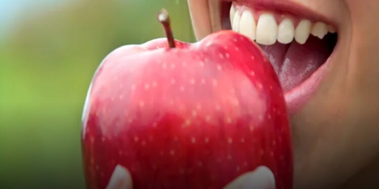 فوائد التفاح لصحة الدماغ