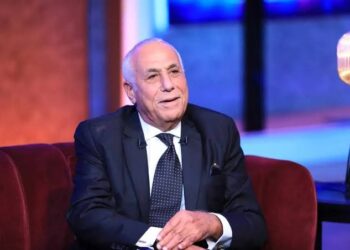 حسين لبيب يعود إلى القاهرة اليوم بعد رحلة علاجية قصيرة في فرنسا