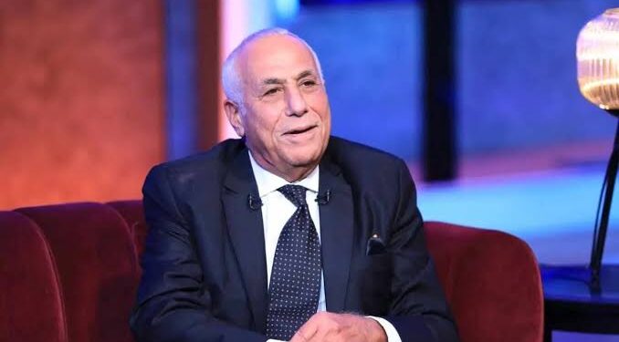 حسين لبيب يعود إلى القاهرة اليوم بعد رحلة علاجية قصيرة في فرنسا