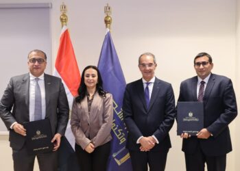 الاتصالات تحصل على 200 مليون جنيه من بنك ناصر لتدريب 3000 فريلانسرز