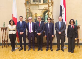 وزير الاتصالات من روما : التوسع فى البرامج التدريبية فى تخصصات تكنولوجيا المعلومات