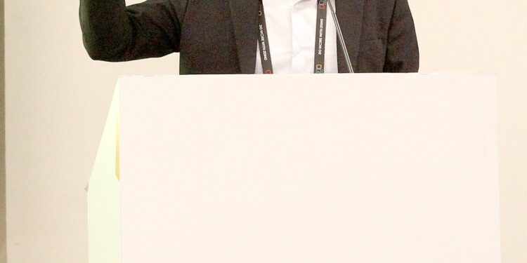 زوهو تعزّز منصة إدارة علاقات العملاء CRM For Everyone بـ الذكاء الاصطناعي لتطوير تجربتها في مصر