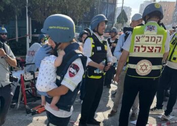 استهداف مستشفيات ومنشآت سكنية .. كيف استقبلت إسرائيل ضربات إيران الجديدة ؟