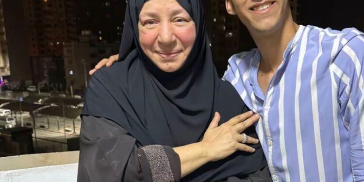 من الاختفاء إلى الأضواء.. عبلة كامل تتصدر التريند بإطلالة مفاجئة