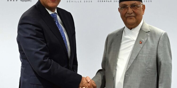 مصطفى مدبولي يلتقي رئيس وزراء نيبال على هامش مؤتمر تمويل التنمية بإشبيلية