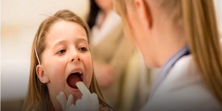 كيف تحمي طفلك من التهاب اللوزتين وحساسية الأنف؟