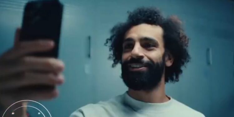 بسبب شعر محمد صلاح.. هل تم تصوير اعلان فودافون الجيل الخامس قبل عامين؟