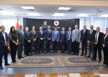 وزارة الرياضة تتعاون مع فودافون لتطوير شبكات المحمول بمراكز الشباب