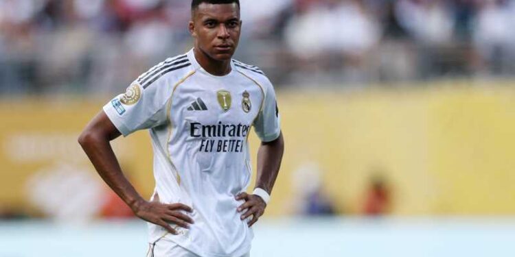 أزمة كبرى تلاحق مبابي في فرنسا.. تحقيقات في تحويلات مشبوهة لضباط شرطة