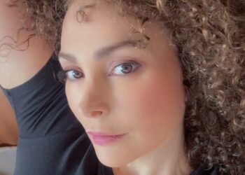 أول ظهور بعد خلع الحجاب: أمل حجازي ترحب بالحياة