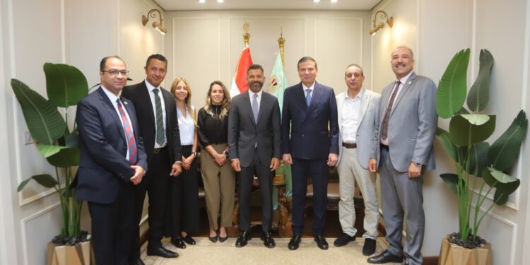 راية القابضة ووزارة الزراعة تبحثان دعم القطاع وتمكين المزارعين عبر “راية فودز”