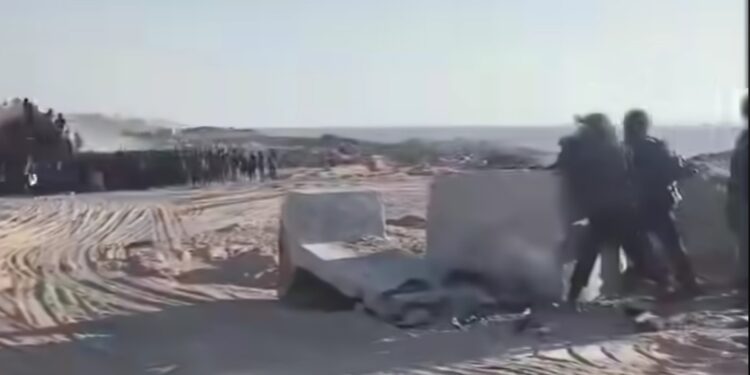 فيديو يوثق معاناة إنسانية مروعة في غزة أثناء توزيع المساعدات