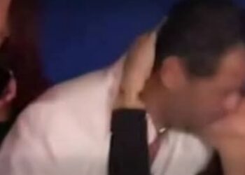 هل كان راغب علامة الوحيد.. (قبلات مسروقه) تغافلت عنها نقابة المهن الموسيقية