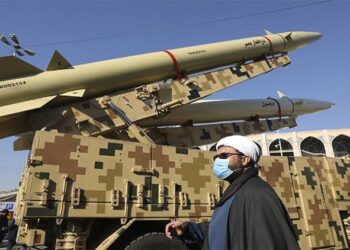 إيران تضرب منشآت عسكرية داخل إسرائيل وتخترق الدفاعات رغم الدعم الأمريكي