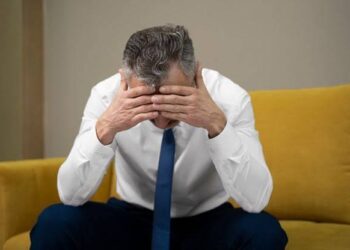 الكوليسترول.. الخطر الصامت: راقب جسمك واستشر طبيبك فورًا عند ظهور هذه العلامات